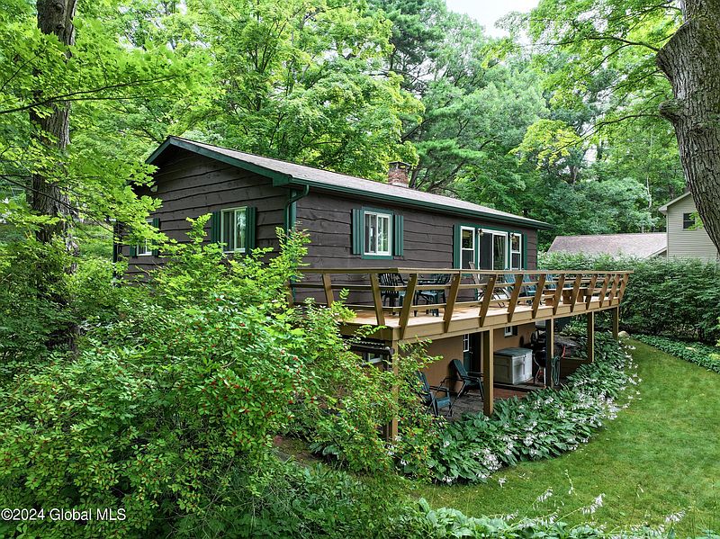 3rd image of 24 Overbrook Rd.