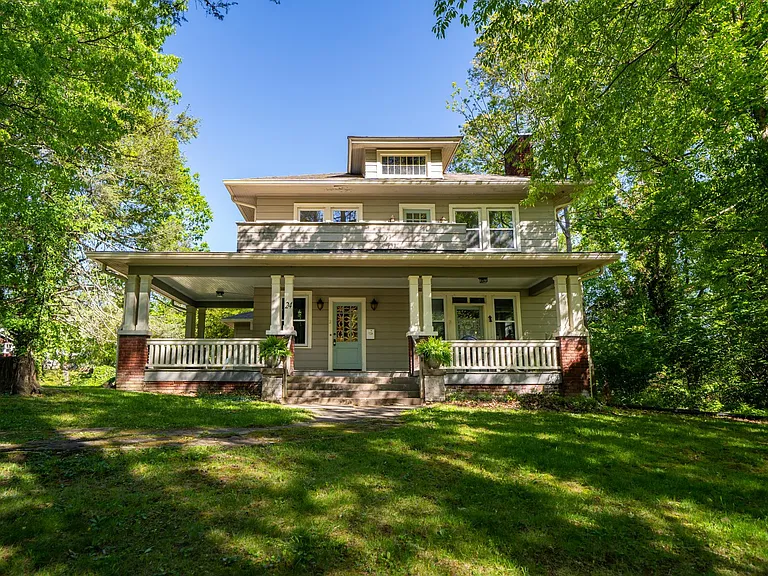 24 Robindale Ave #1 — Photo 18
