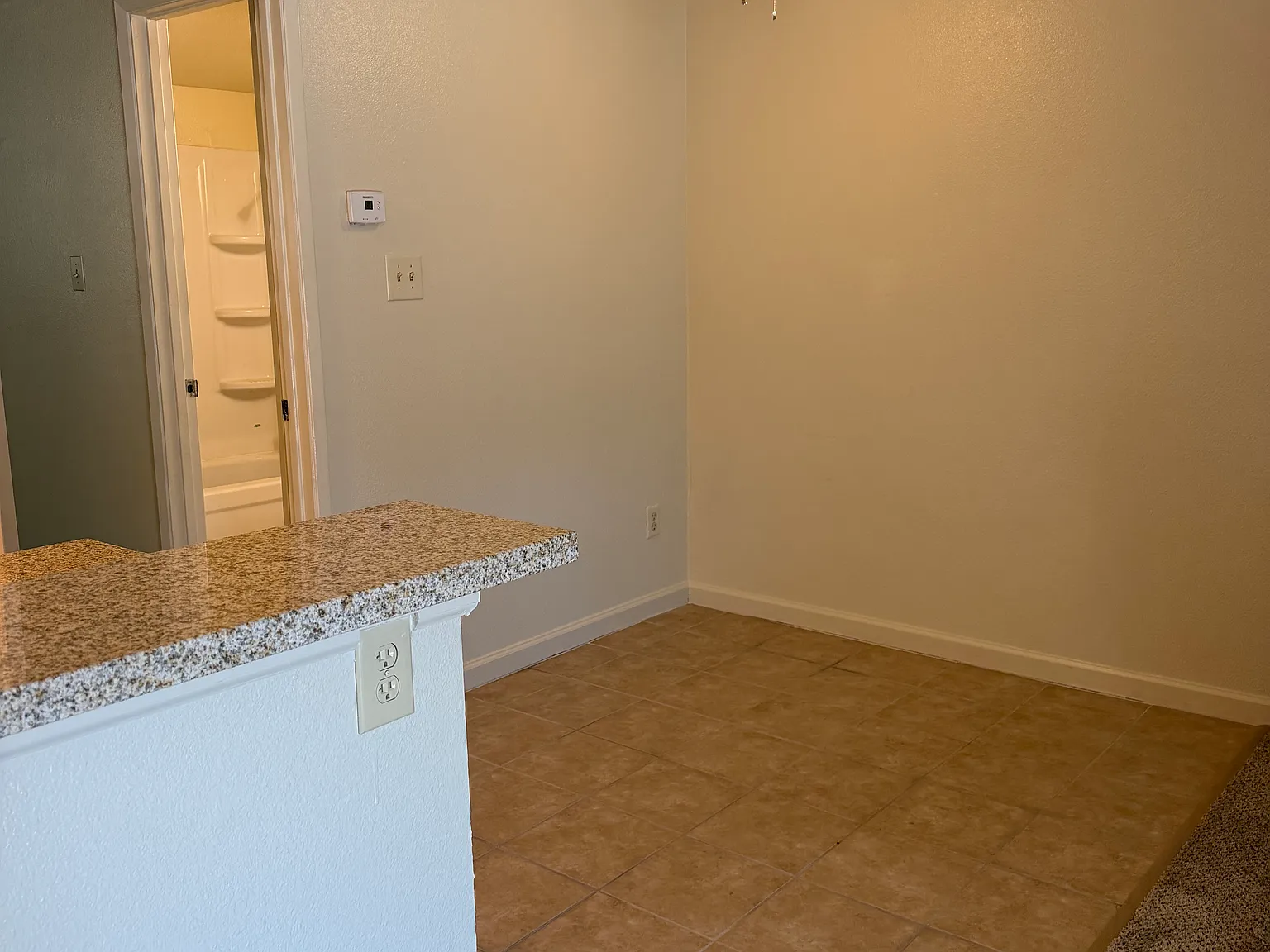 1 bed, 530 sqft, $1,300 — Photo 3