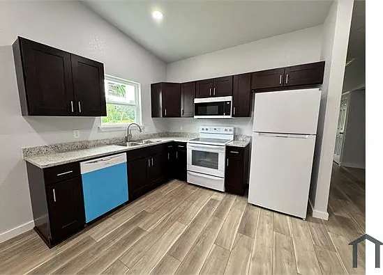 3 bed, 1200 sqft, $1,500 — Photo 3