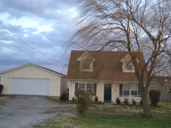 137 Bumpus Mill Rd, Oak Grove, KY 42262