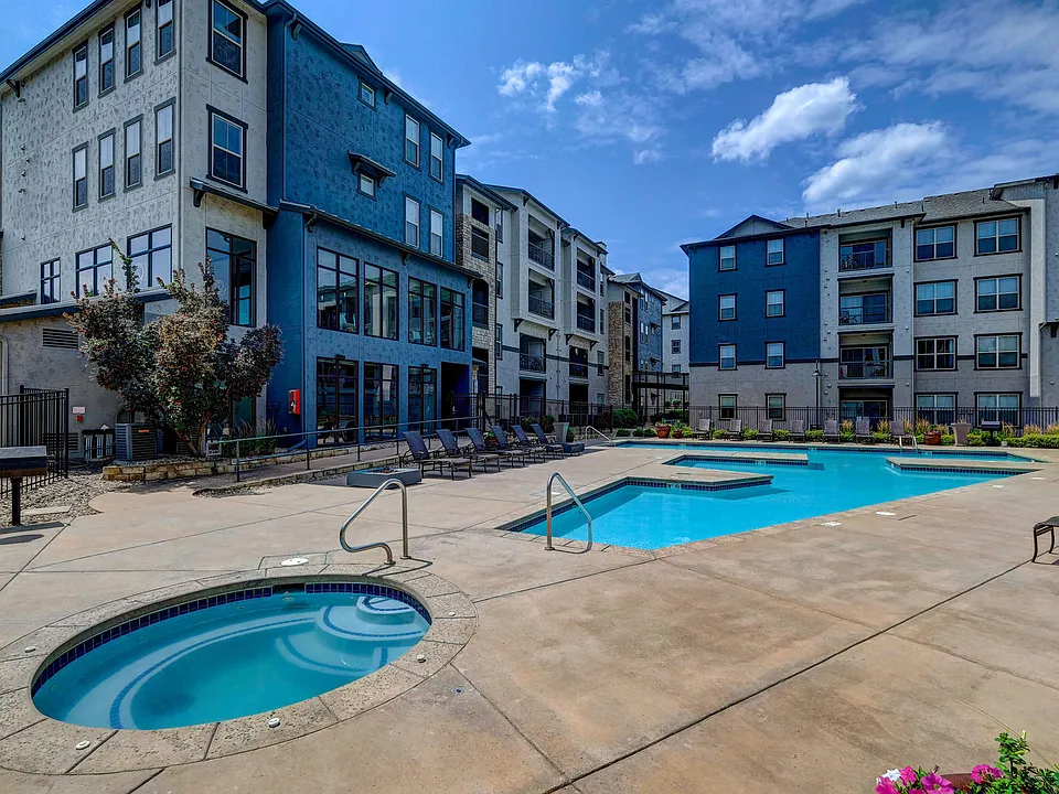 Avana on the Platte apartments community photo