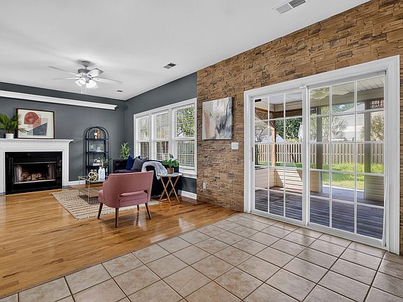 3rd image of 1038 Sterling Ln