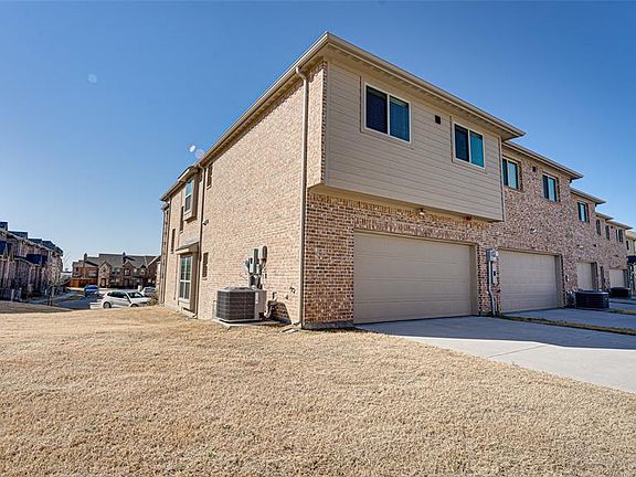 2nd image of 2575 Sarah Ln