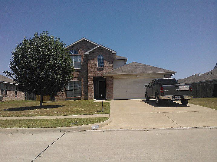 1st image of 1029 Magnolia Ln
