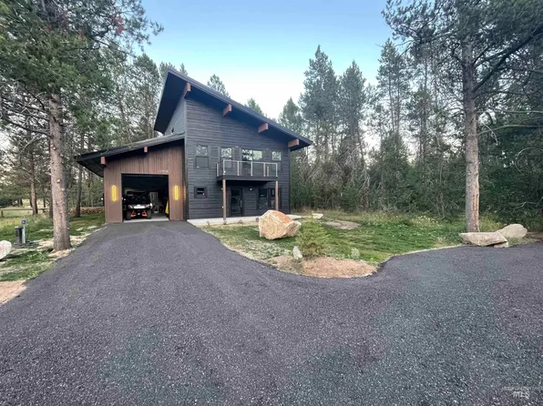 12910 Dawn Dr, Donnelly, ID 83615