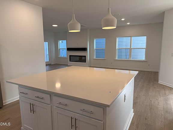 3rd image of 2836 Quarry Rd #175