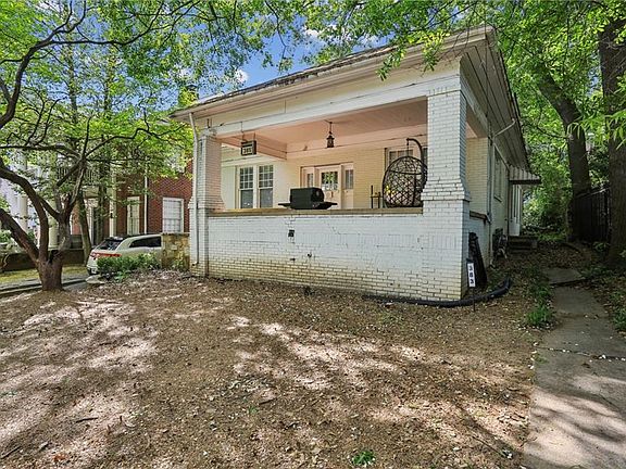 2nd image of 385 10th St NE
