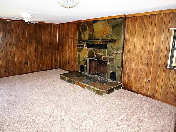 2nd image of 1064 Dickey Dr