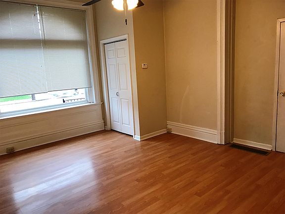 5th image of 510 N Negley Ave APT 2