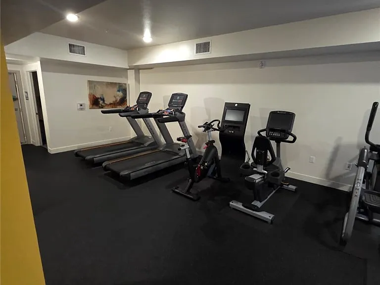 436 S Virgil Ave #405 — Photo 19