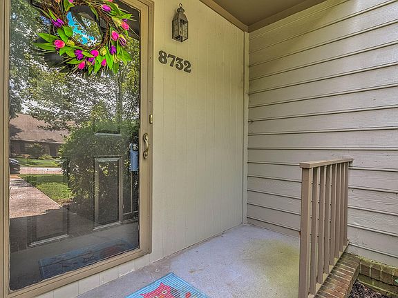 3rd image of 8732 Aragon Ln