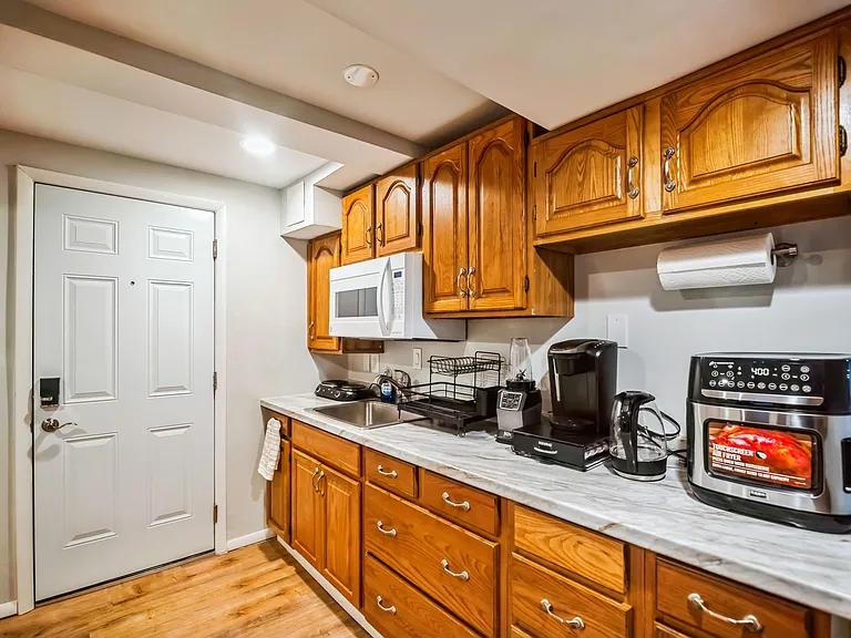 14625 Batavia Dr — Photo 29