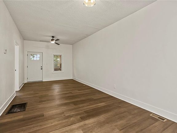 5th image of 617 Myrtle Ave