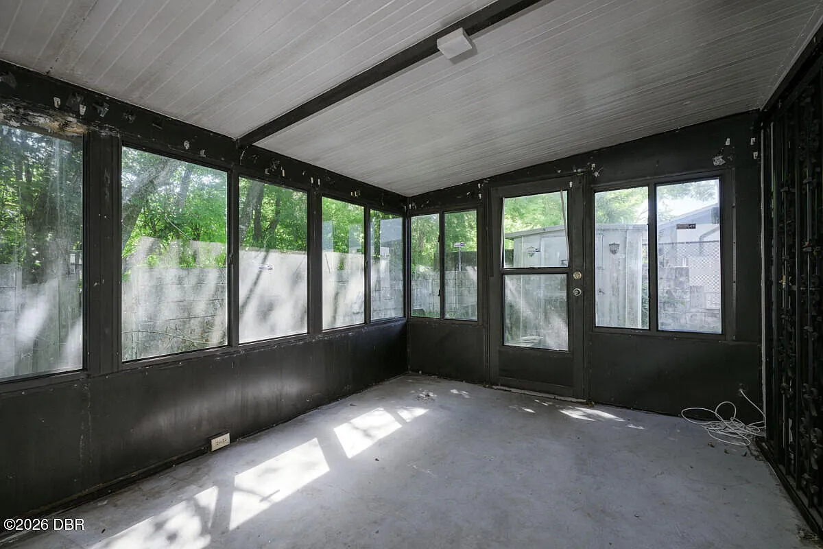 2 bed, 2.0 bath, 987 sqft, $1,550 — Photo 3
