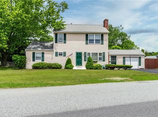 19 Midway Dr, Warwick, RI 02886