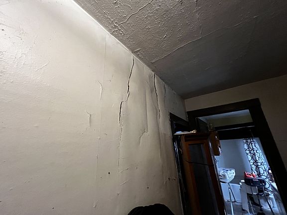 2nd image of 1810 Reynolds St