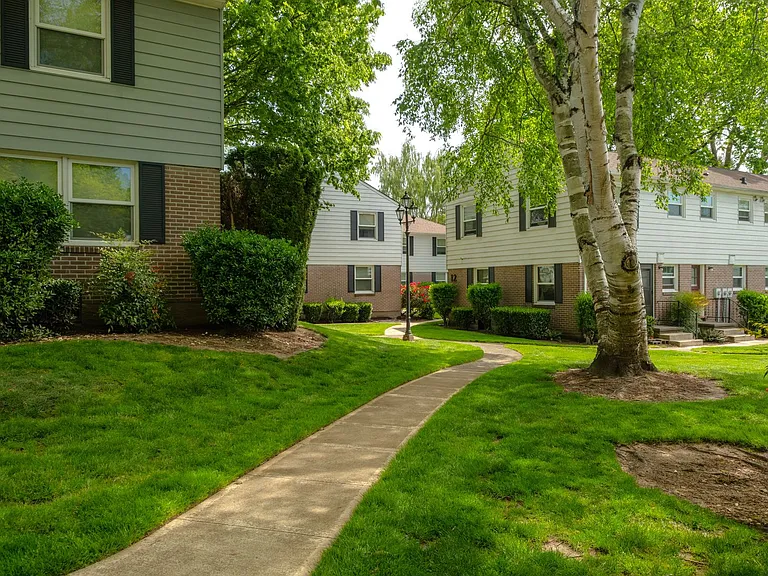 1826 SW Marlow Ave #28 — Photo 21