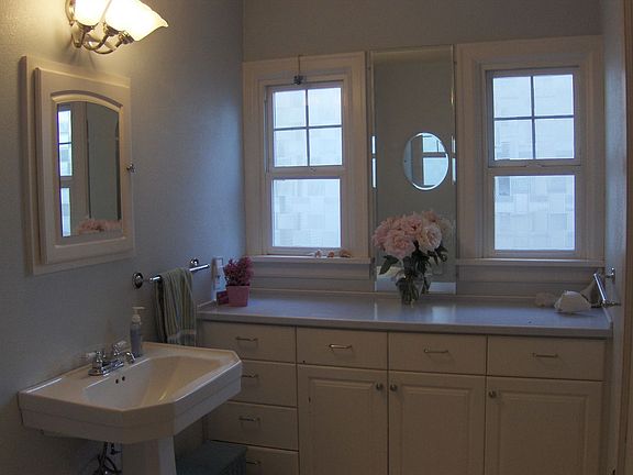 Full Downstairs bath with shower over tub