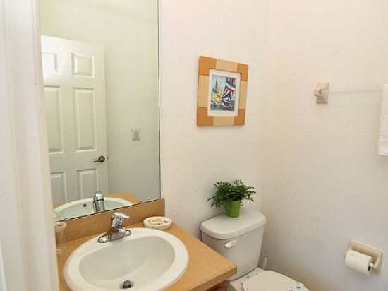 VA4P268VW-Washroom