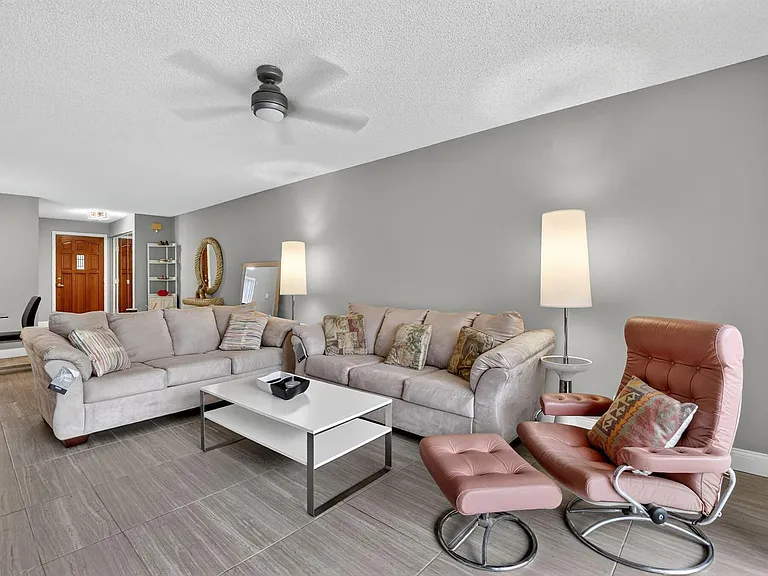 7773 La Mirada Dr — Photo 10