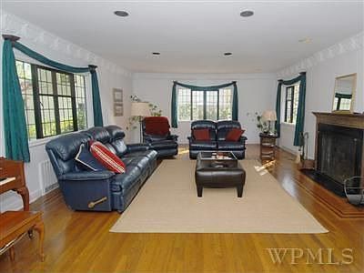 4th image of 49 Knollwood Dr