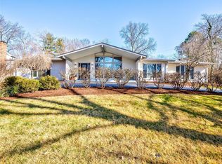 424 Magna Carta Dr, Saint Louis, MO 63141