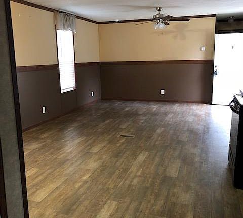 4th image of 570 Goodwood Dr
