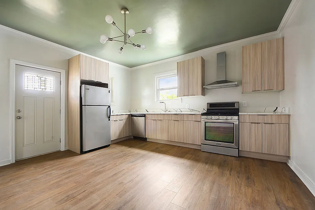 2 bed, 1100 sqft, $1,150 — Photo 2