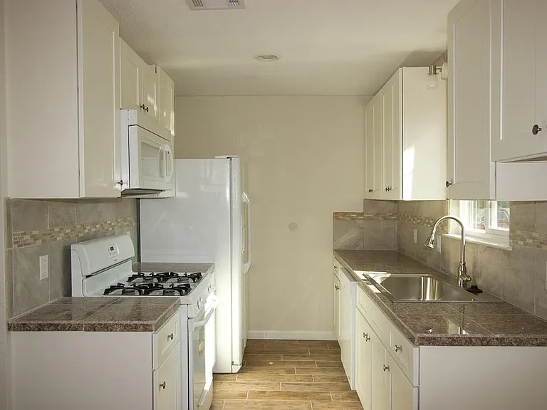 6110 Wing Feather Dr — Photo 13