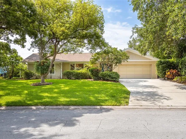 1235 Nelson St, Dunedin, FL 34698