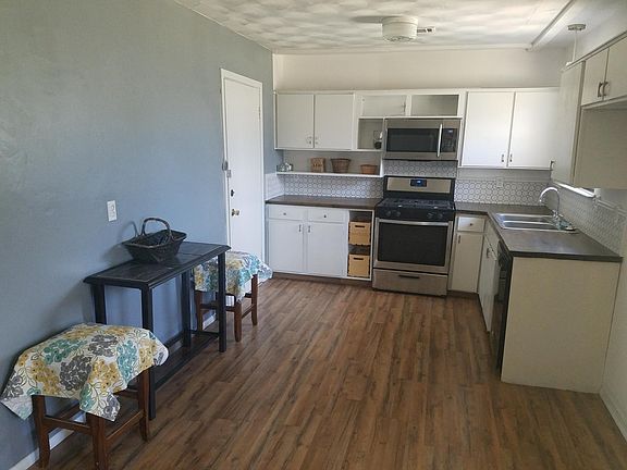 3rd image of 3942 Bahamas Dr