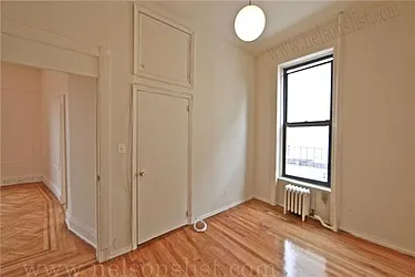 Rented by R New York