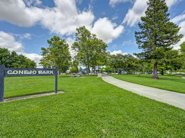 1690 Gill Dr — Photo 43