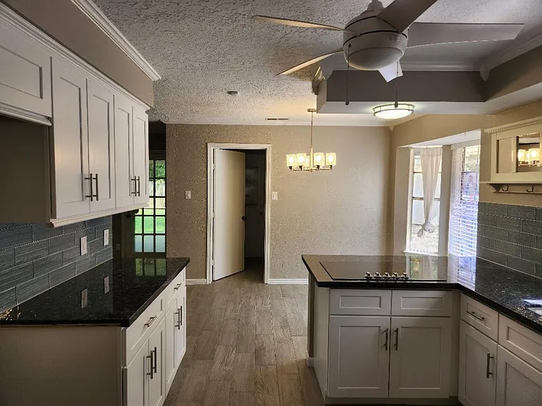 2322 Deer Valley Dr — Photo 12