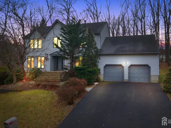 25 Cherokee Rd, East Brunswick, NJ 08816