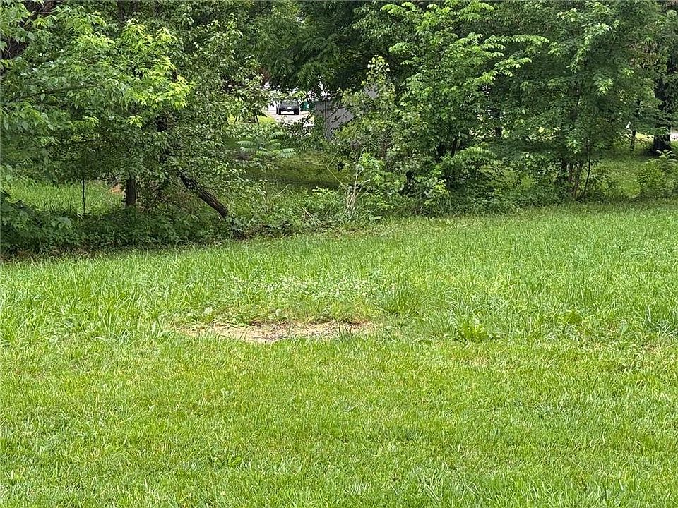 2nd image of Cowell St