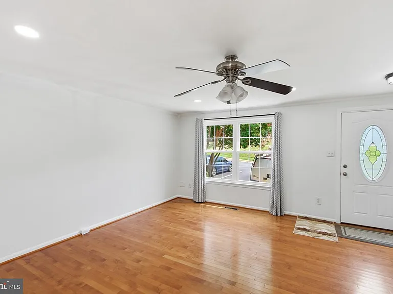 6606 Greenleigh Ln — Photo 7