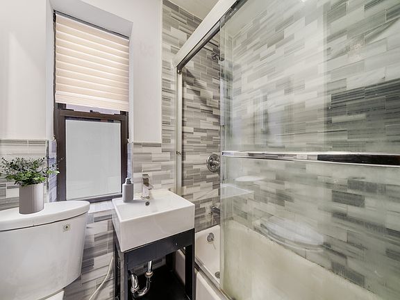 5th image of 965 Amsterdam Ave APT 6D