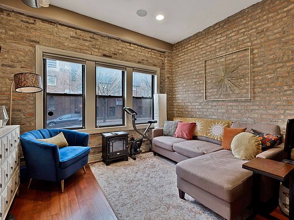 3rd image of 3735 N Damen Ave #2