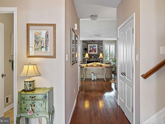 2nd image of 16475 Greenspring Ave