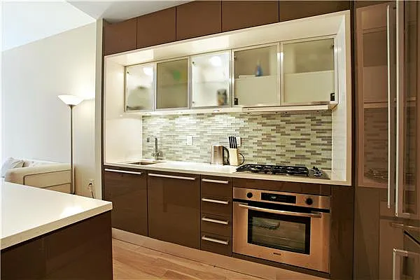 Sold by TNG Nassimi Realty | media 13