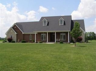 8931 Diamond Mill Rd, Brookville, OH 45309