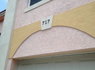 717 Talia Cir, Palm Springs, FL 33461