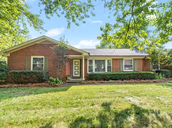 2114 Memorial Dr, Clarksville, TN 37043