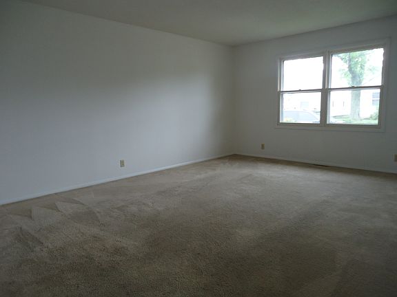 3rd image of 301 E Ward Ave