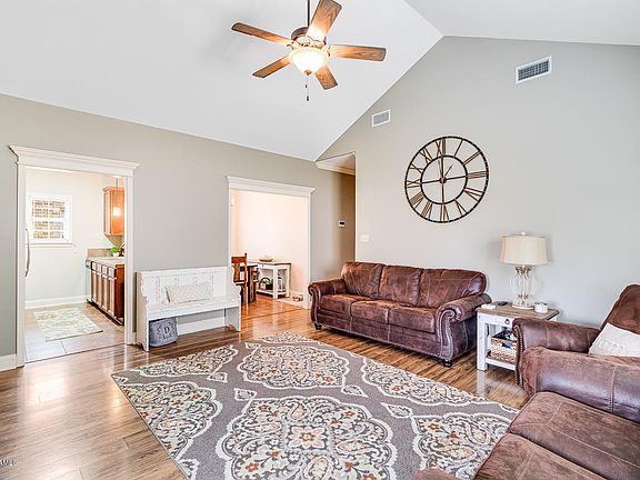 3rd image of 309 Sunflower Estates Ln