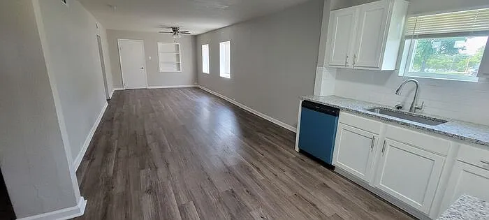 4449 N Jackson Ave — Photo 8