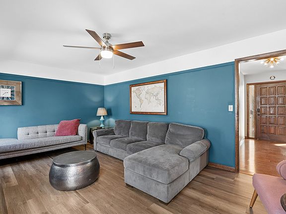 3rd image of 912 Juniper Dr