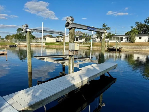 1354 Linstock Dr, Holiday, FL 34690